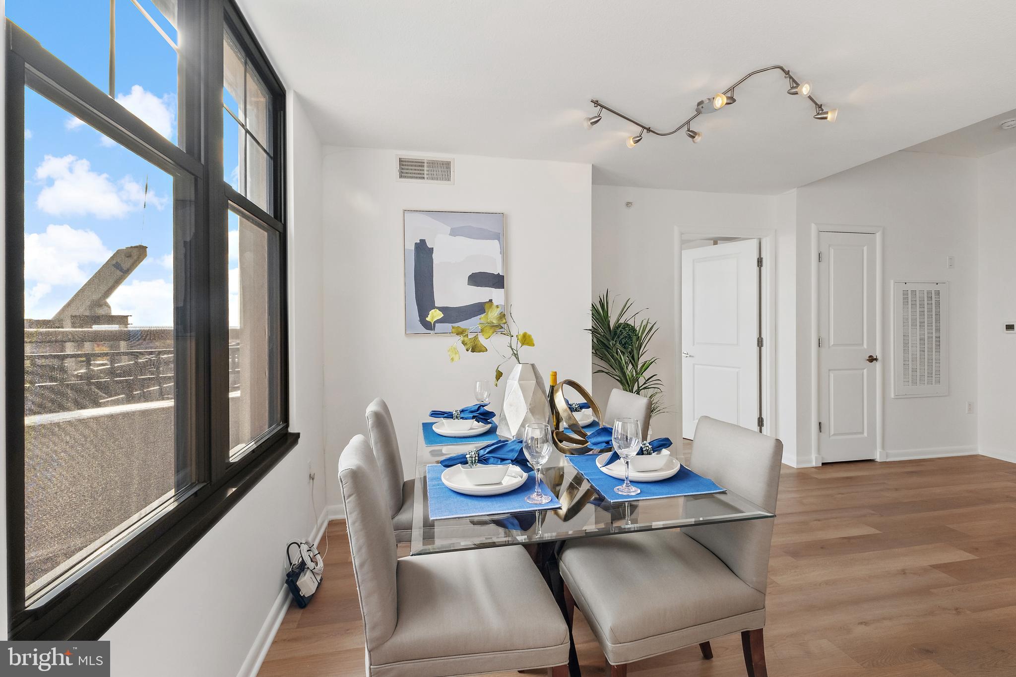 1021 N Garfield St #1014