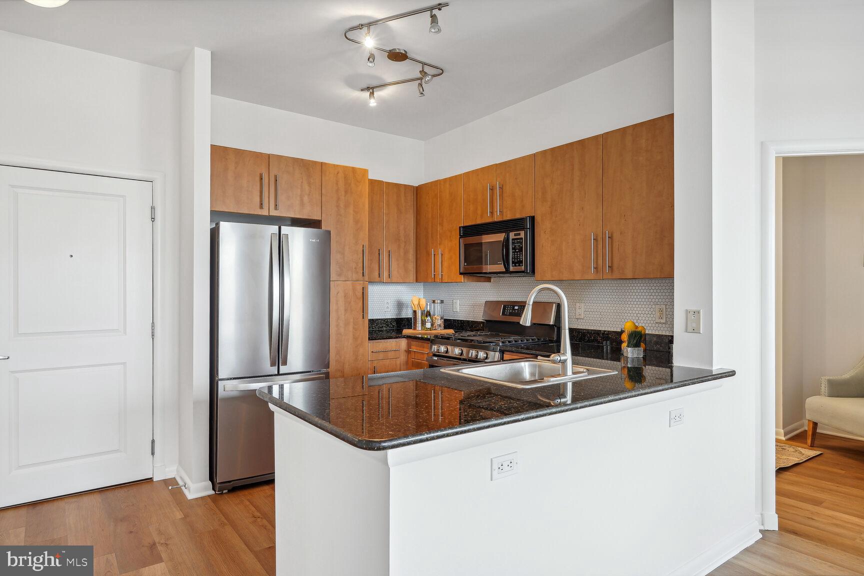 1021 N Garfield St #1014