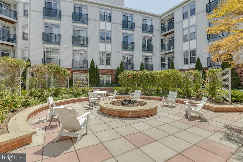1800 Wilson Blvd #141