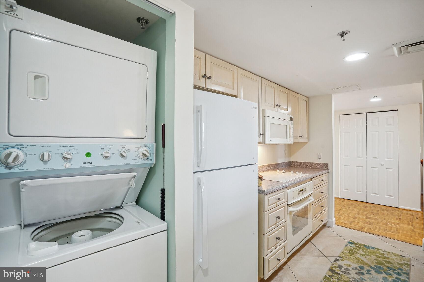900 N Taylor St #1417