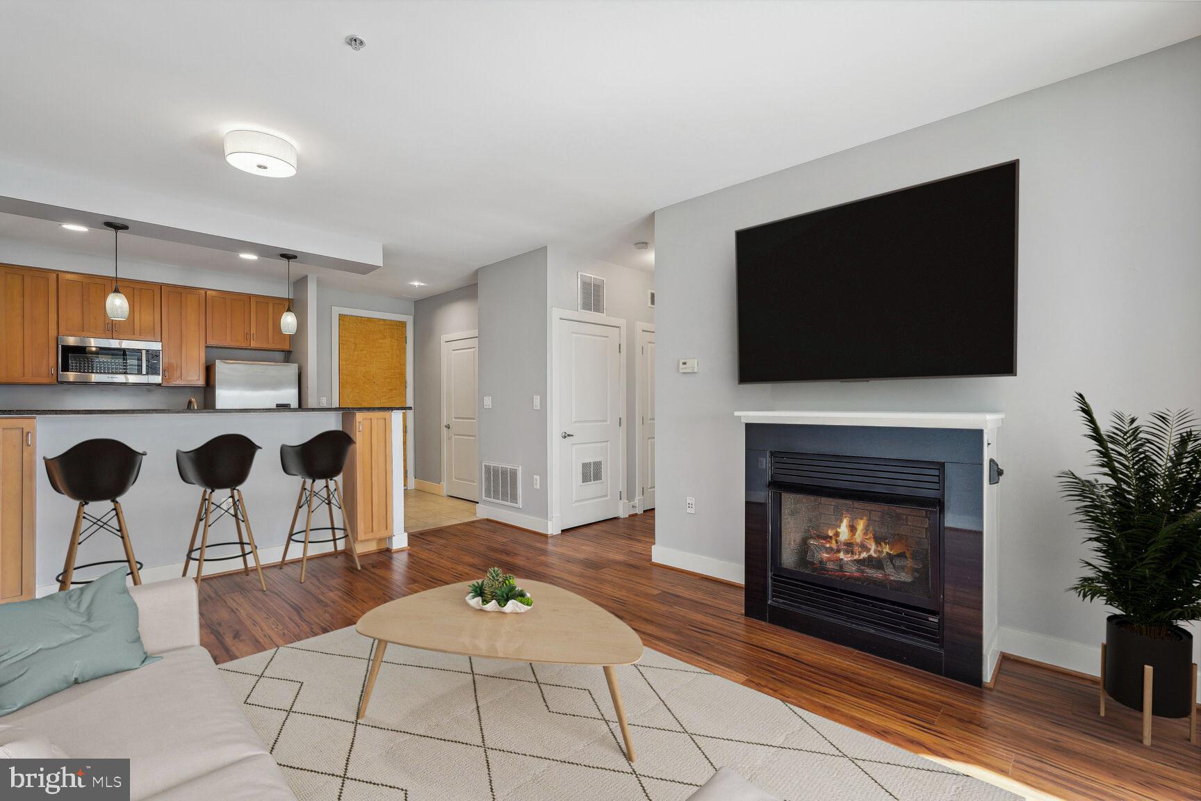 1200 N Hartford St N #604