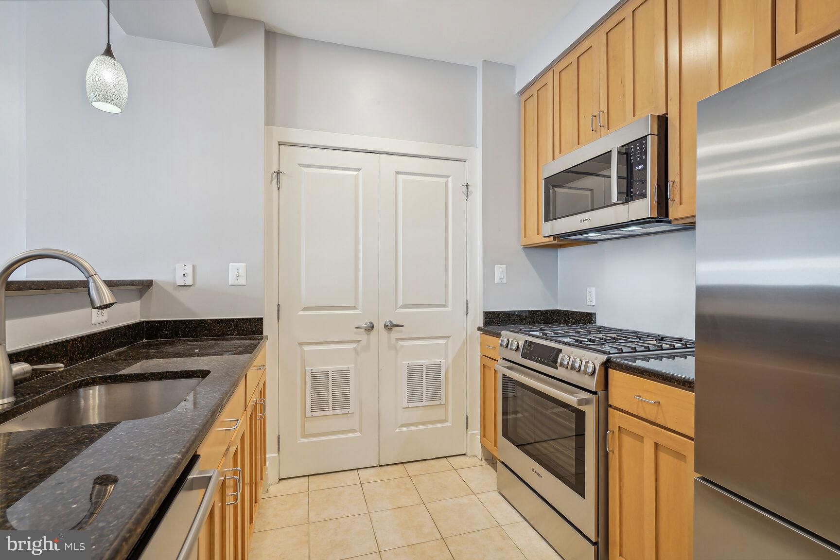 1200 N Hartford St N #604