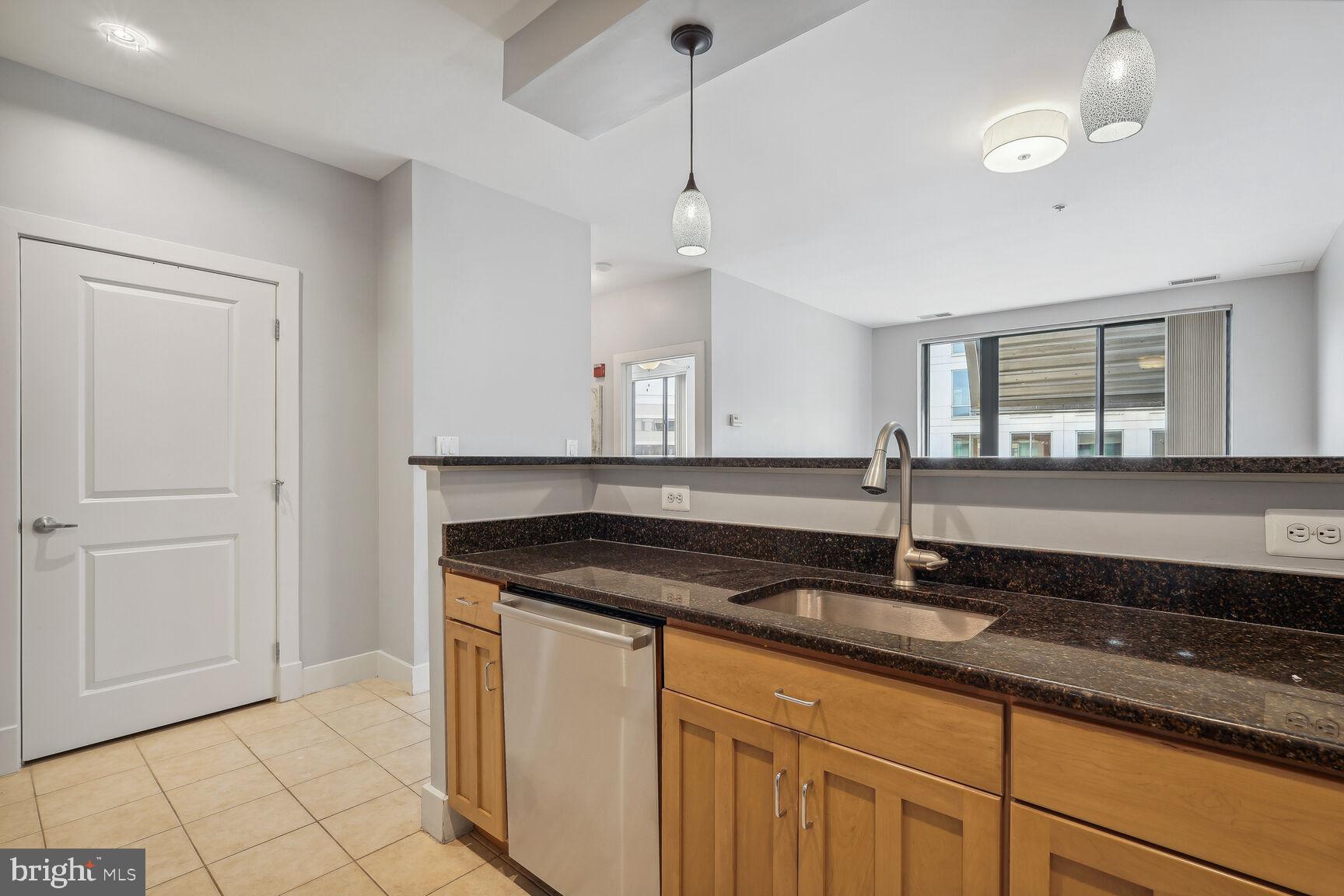 1200 N Hartford St N #604