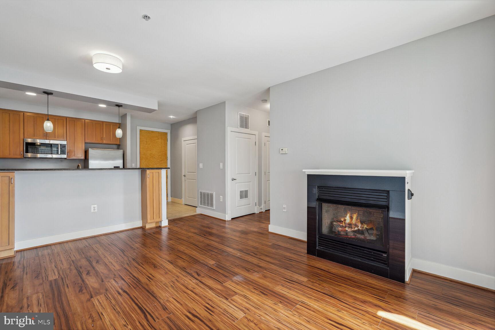 1200 N Hartford St N #604