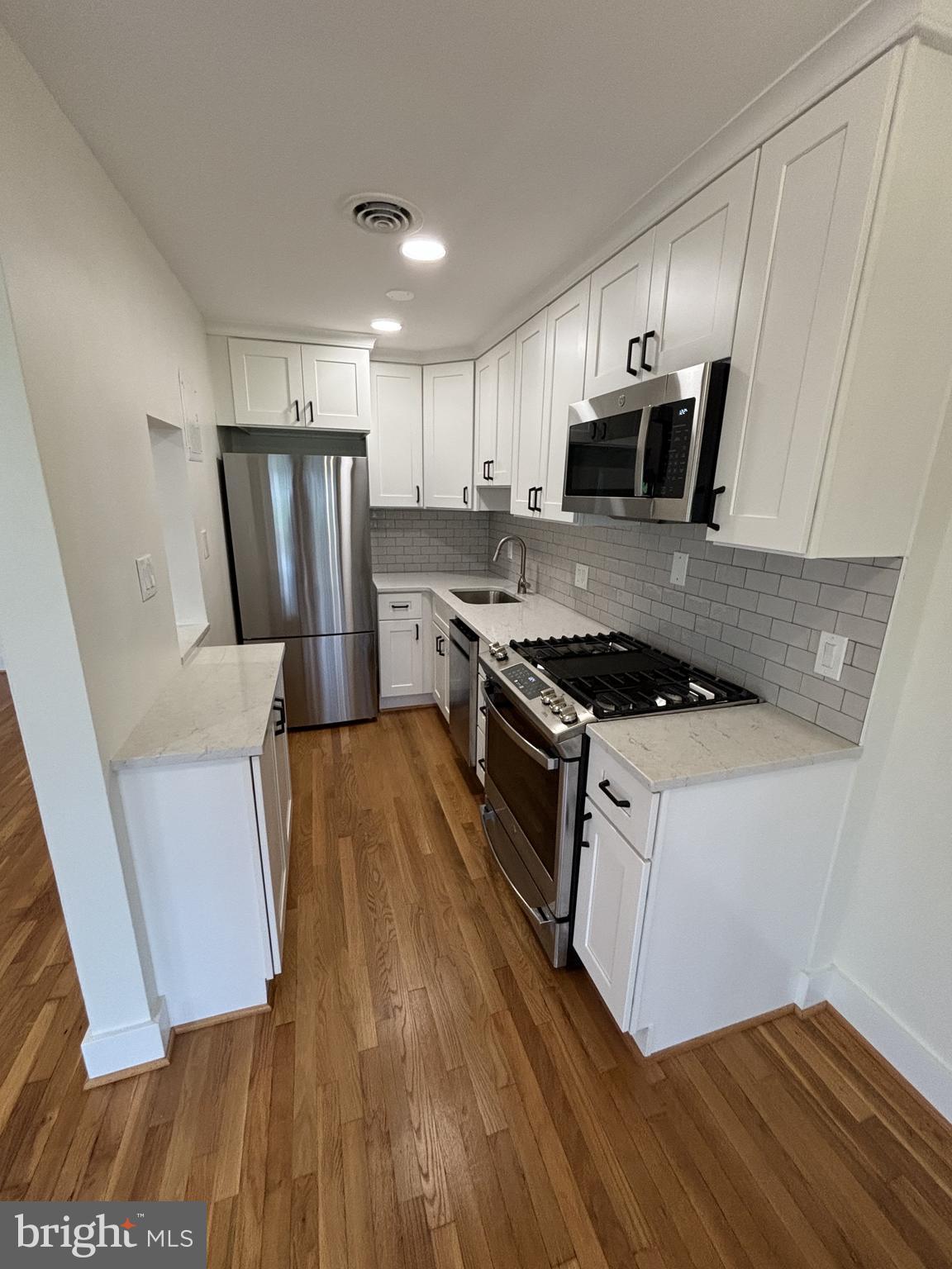 1565 N COLONIAL TER #404-Z