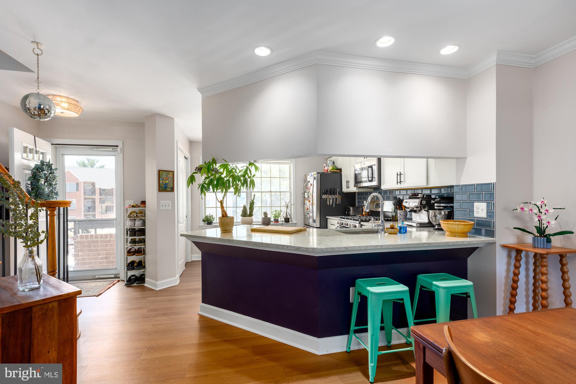 6916 Fairfax Dr #314