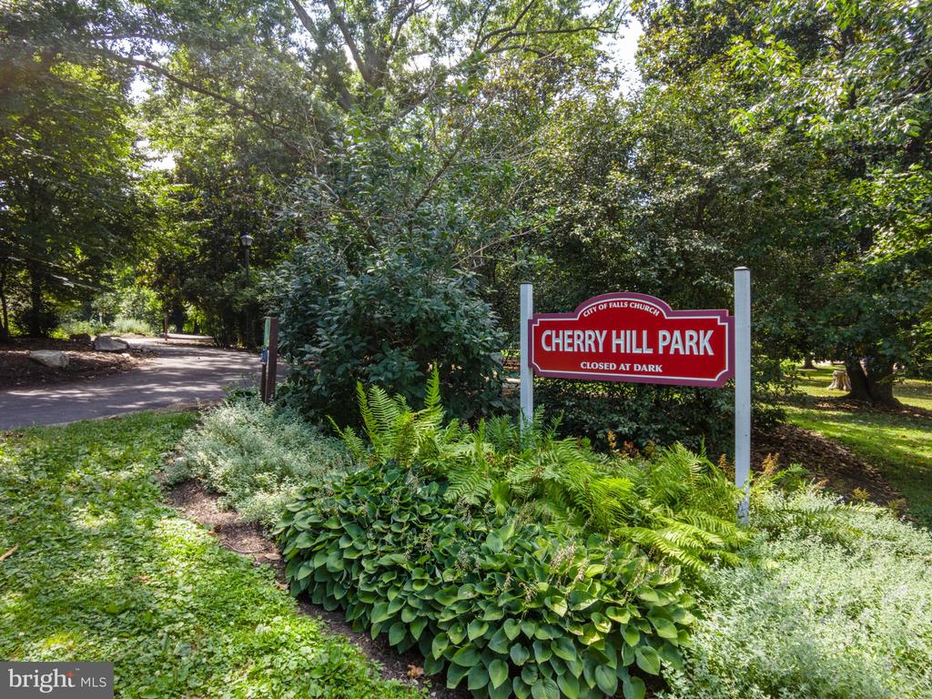 6916 Fairfax Dr #314