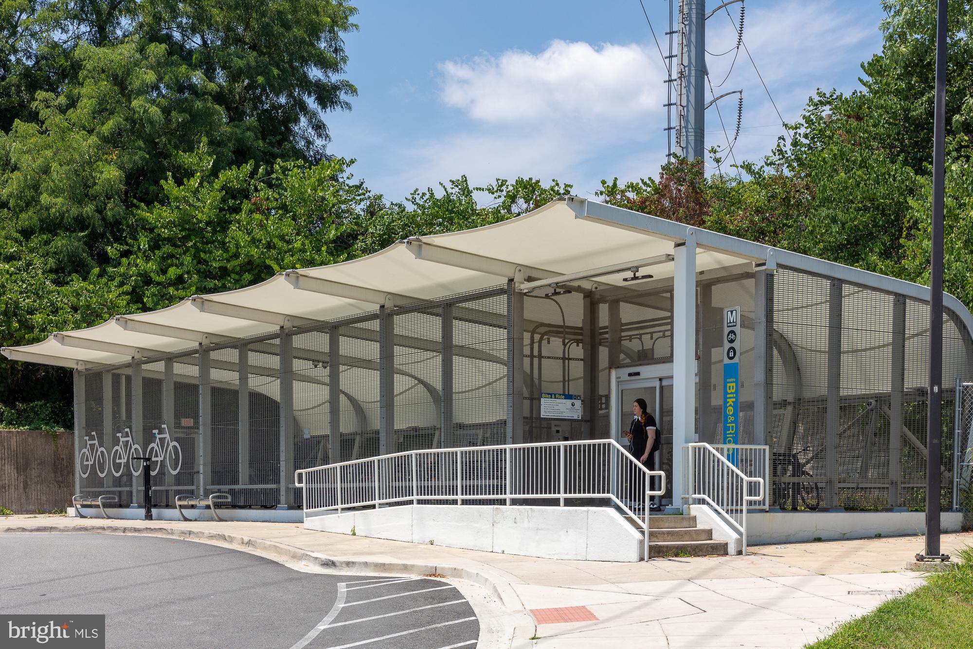 6916 Fairfax Dr #314