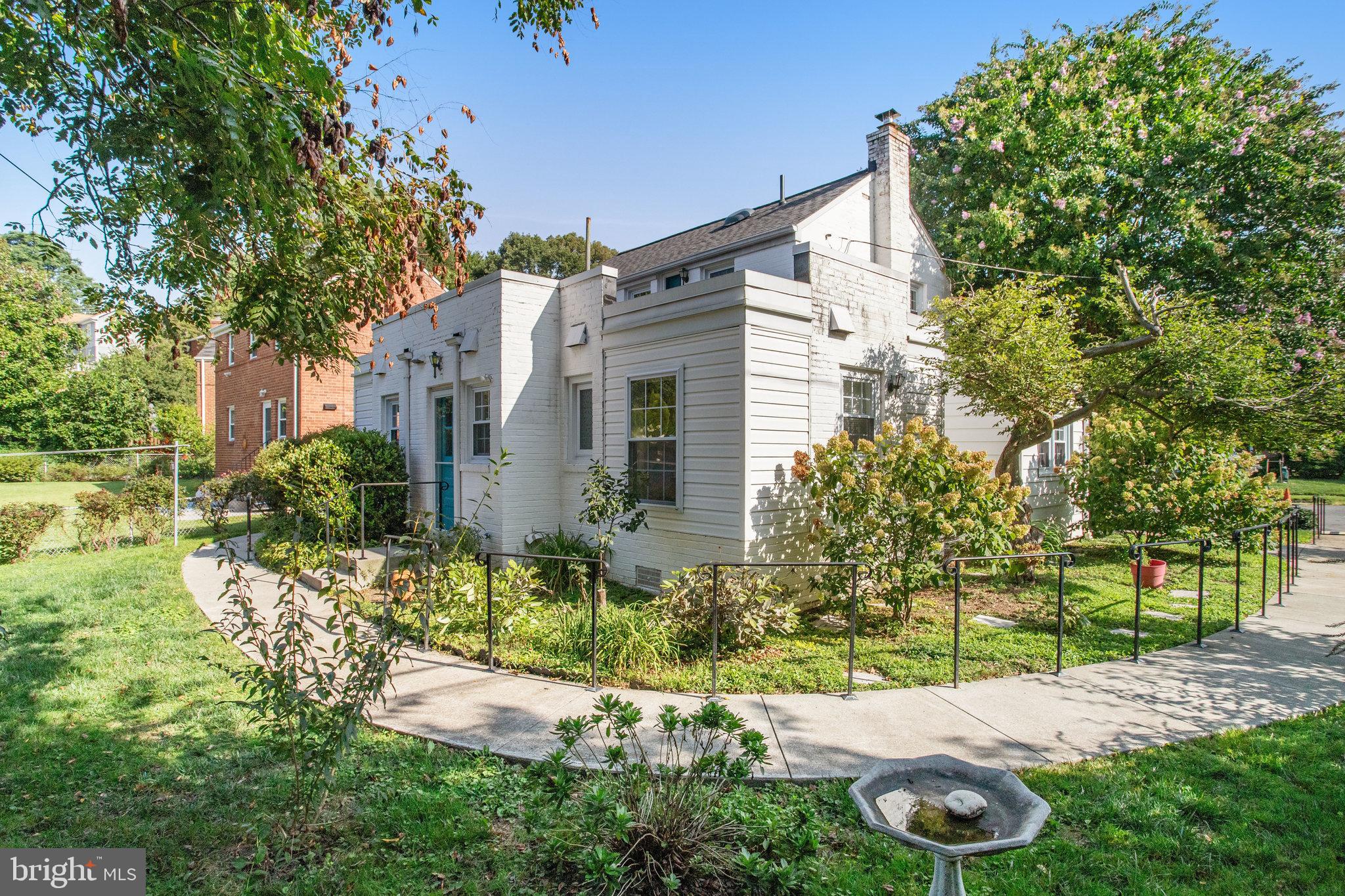 5852 14th Rd N