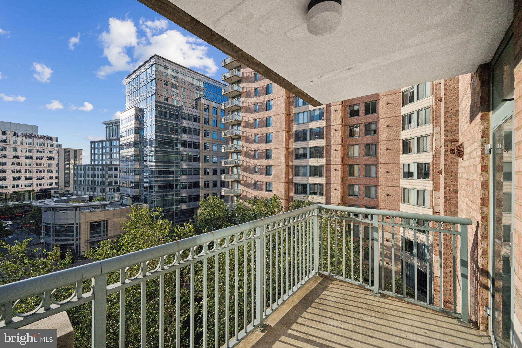 851 N GLEBE RD #604