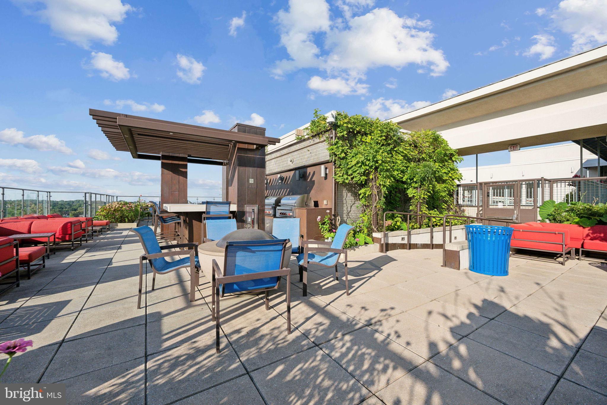 851 N GLEBE RD #604