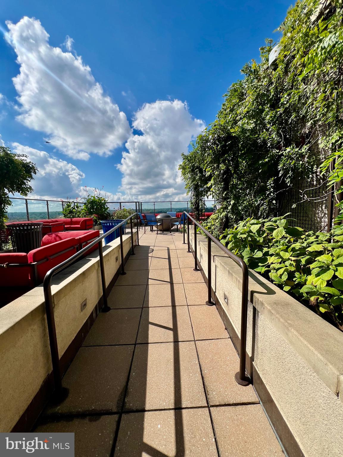 851 N GLEBE RD #604