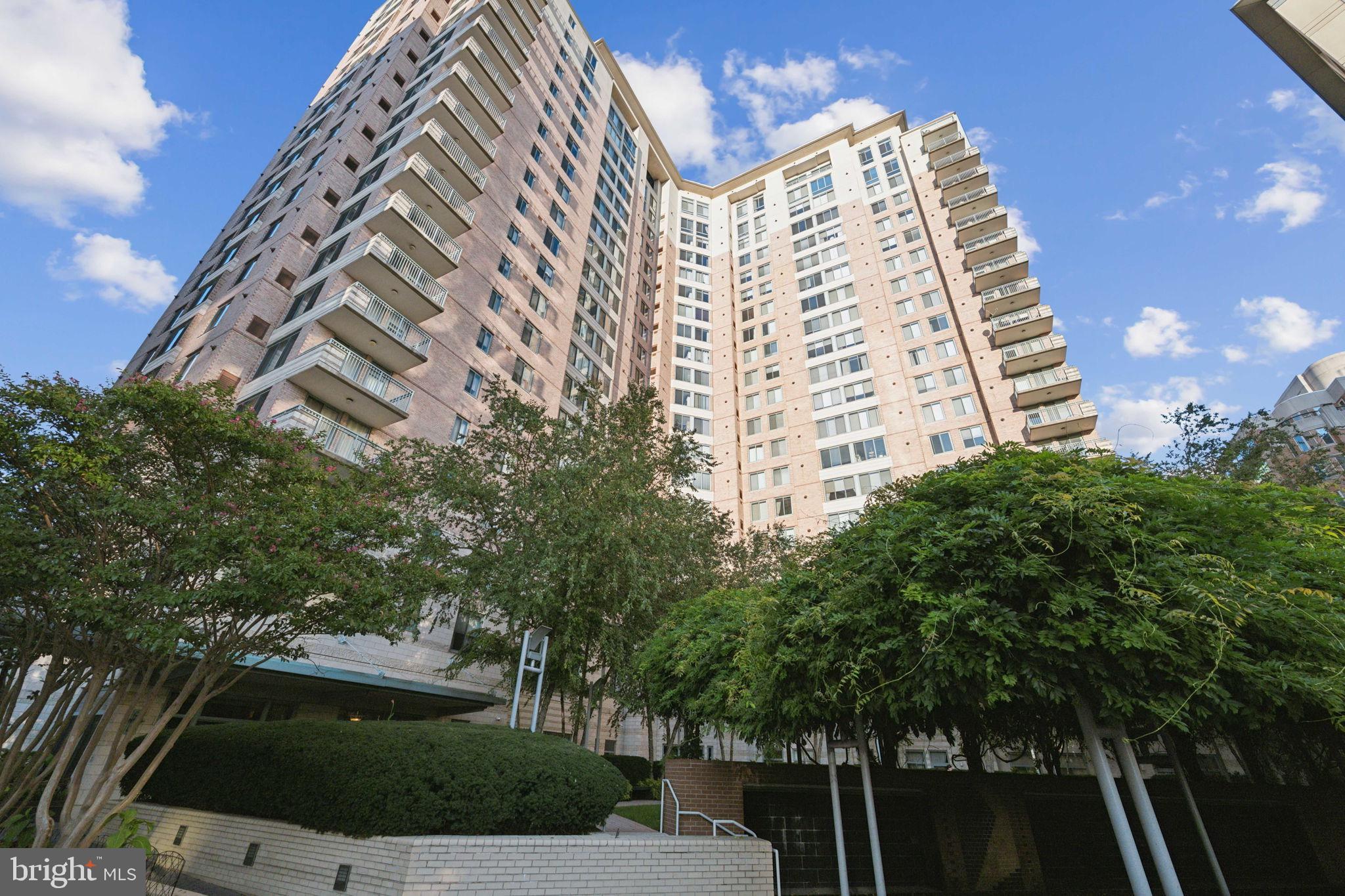 851 N GLEBE RD #604