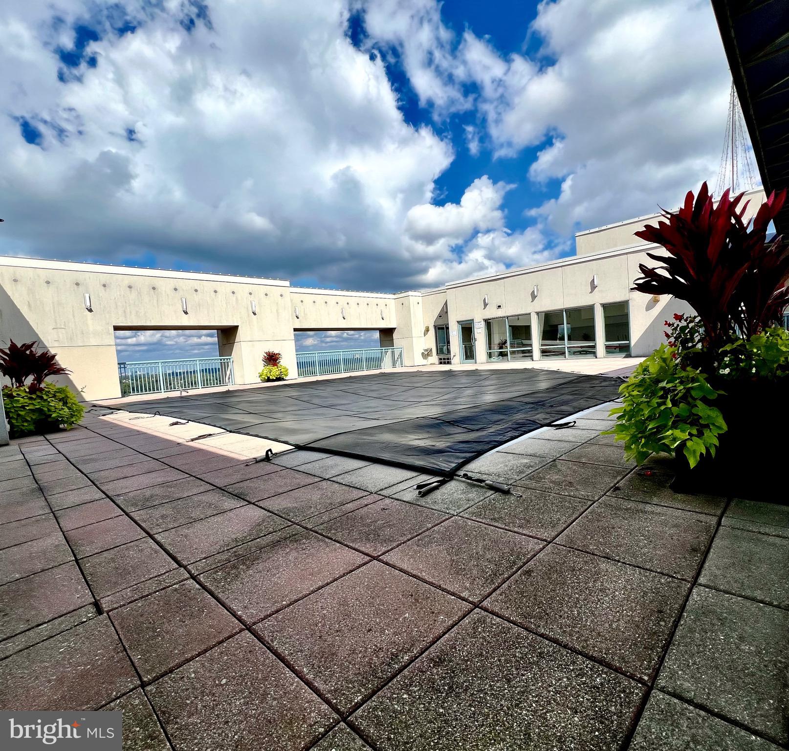 851 N GLEBE RD #604