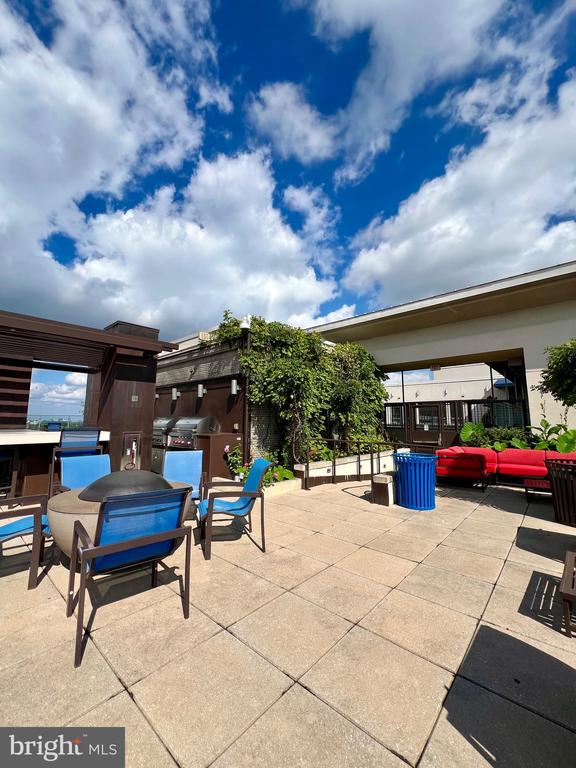 851 N GLEBE RD #604