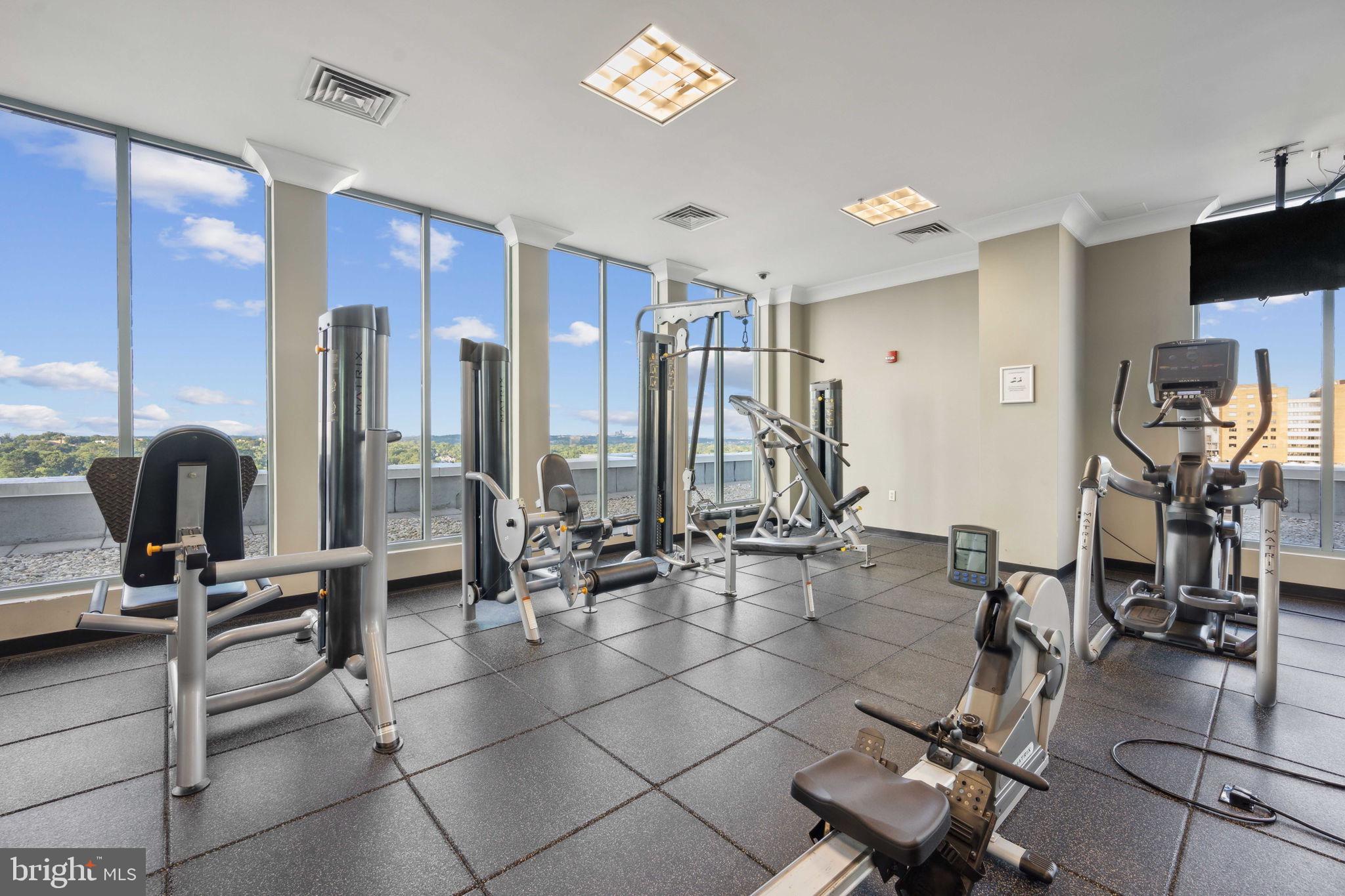 851 N GLEBE RD #604