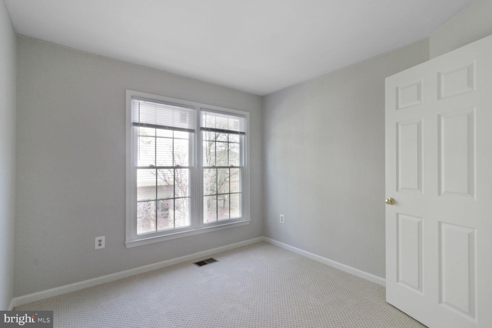 1924 N DANIEL ST