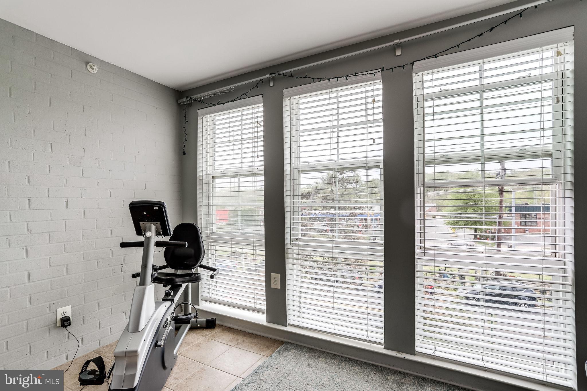 4167 S FOUR MILE RUN DR #303