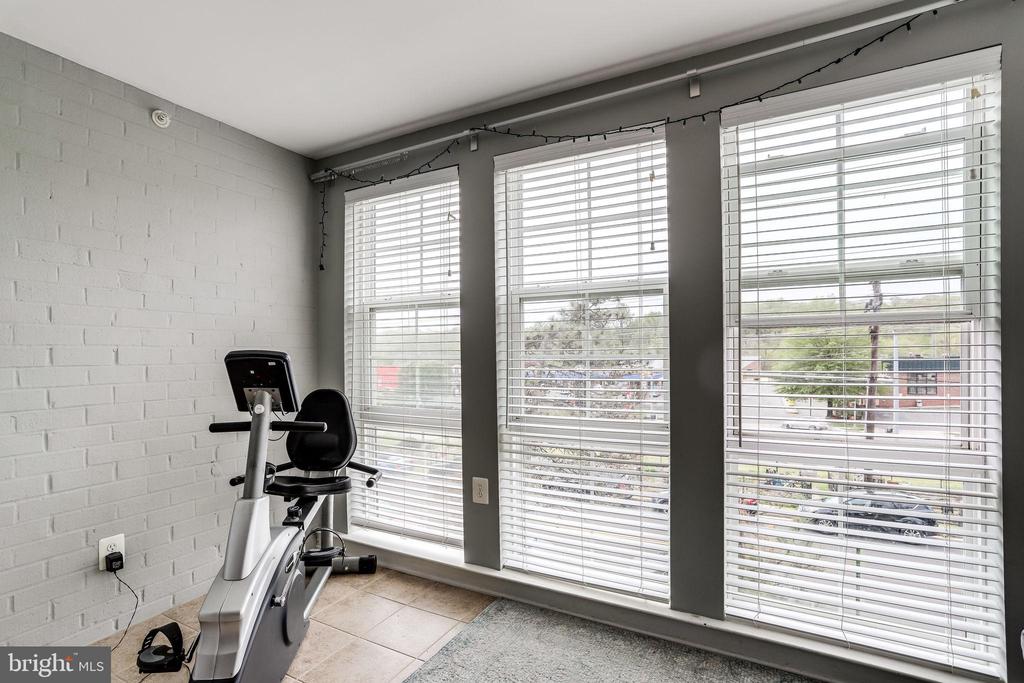 4167 S FOUR MILE RUN DR #303
