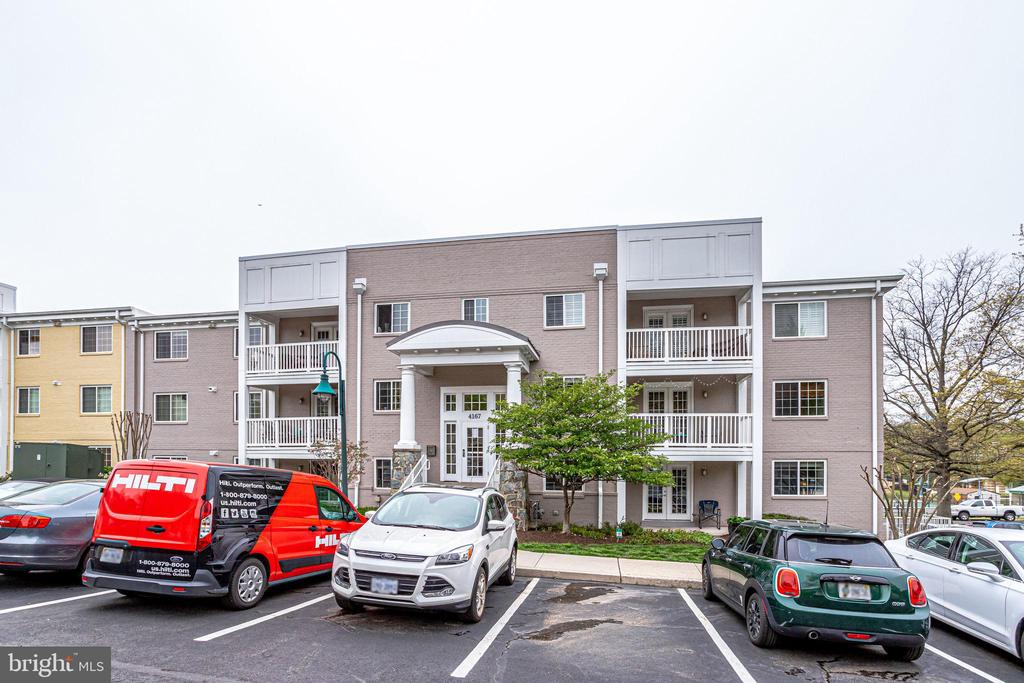4167 S FOUR MILE RUN DR #303