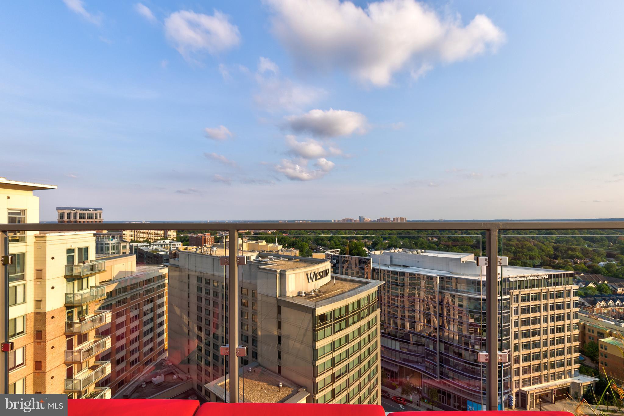 851 N GLEBE RD #1020