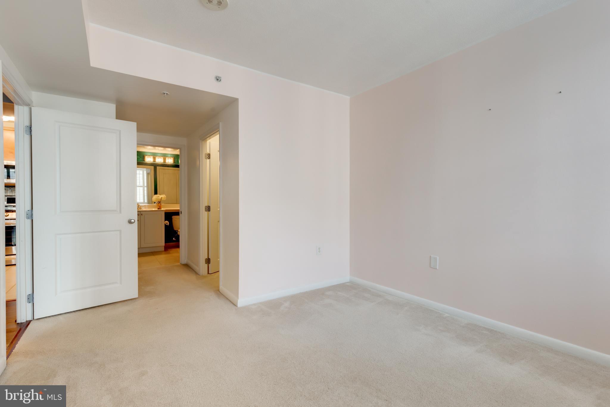 851 N GLEBE RD #1020