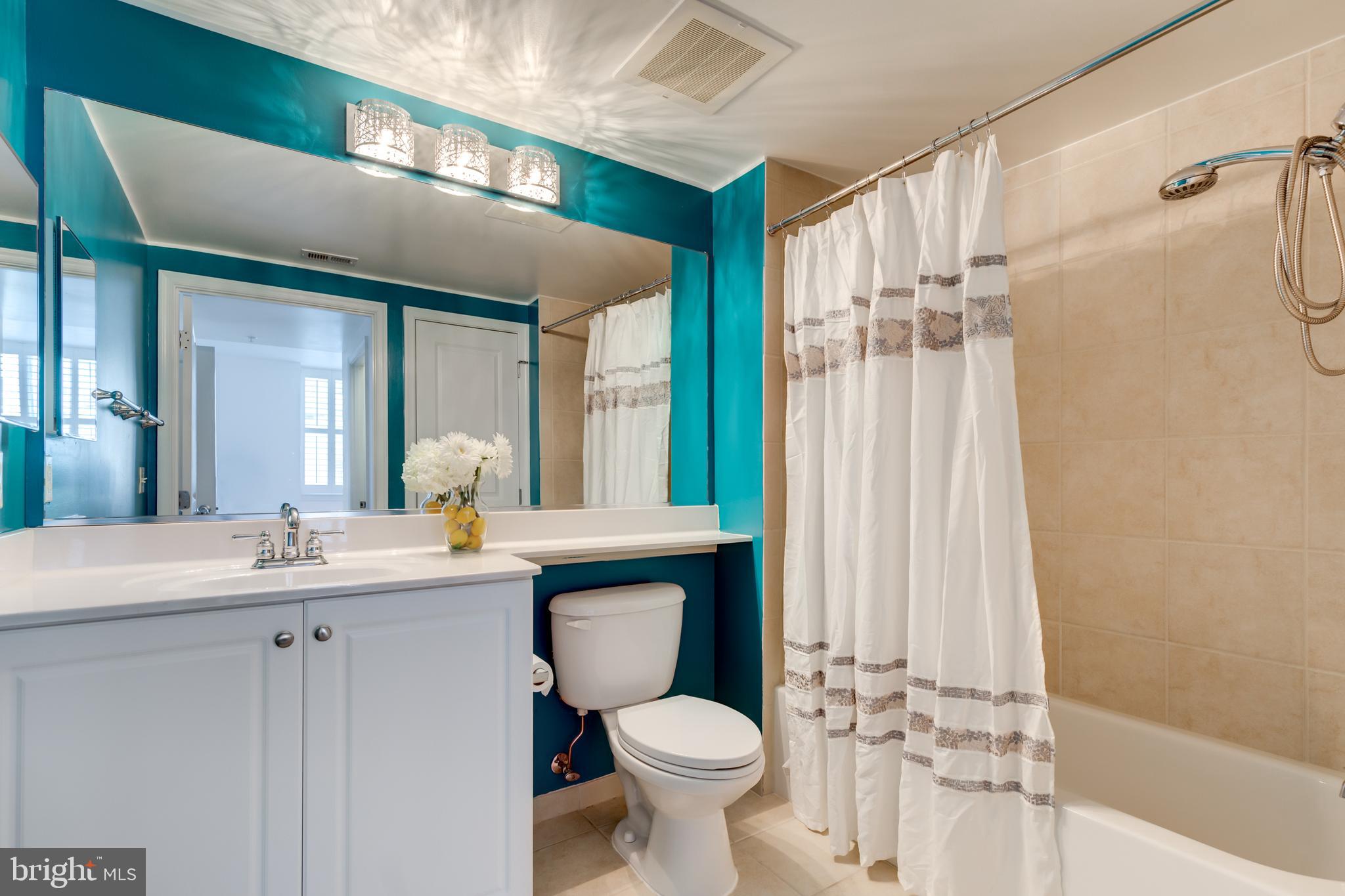 851 N GLEBE RD #1020