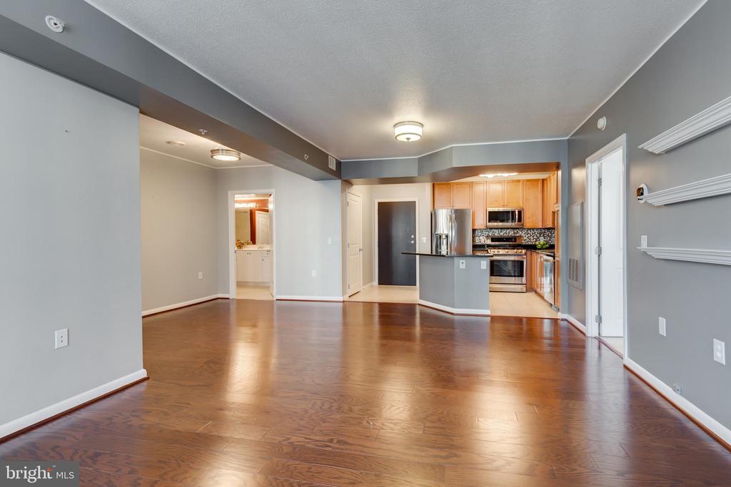 851 N GLEBE RD #1020