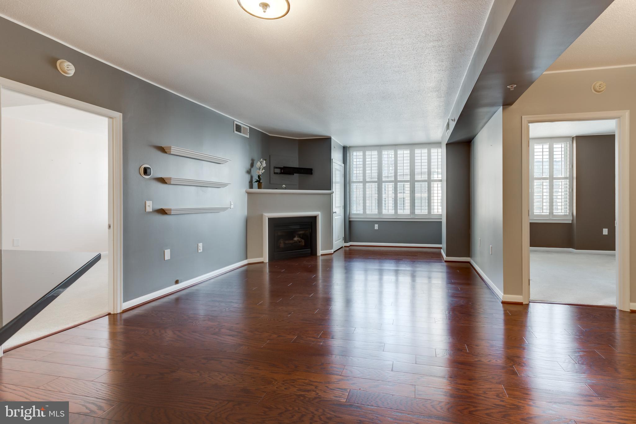 851 N GLEBE RD #1020