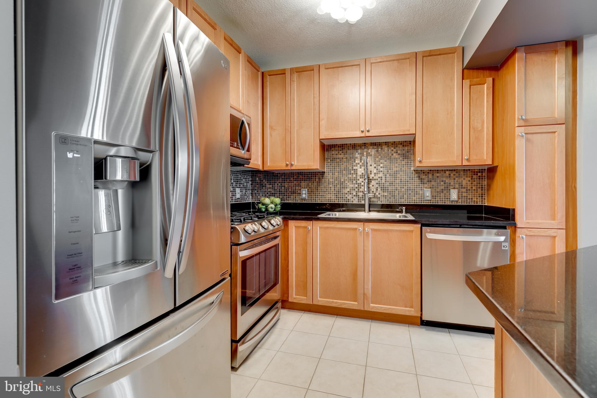 851 N GLEBE RD #1020