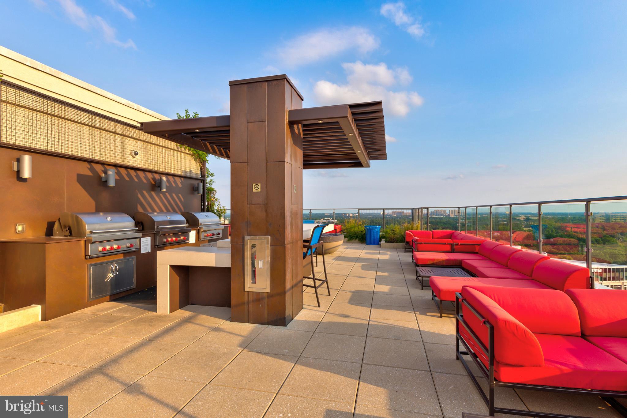 851 N GLEBE RD #1020