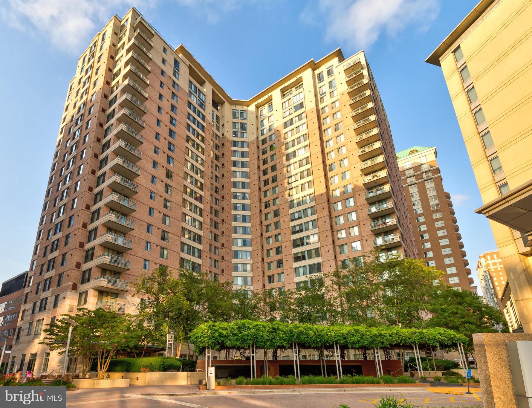 851 N GLEBE RD #1020