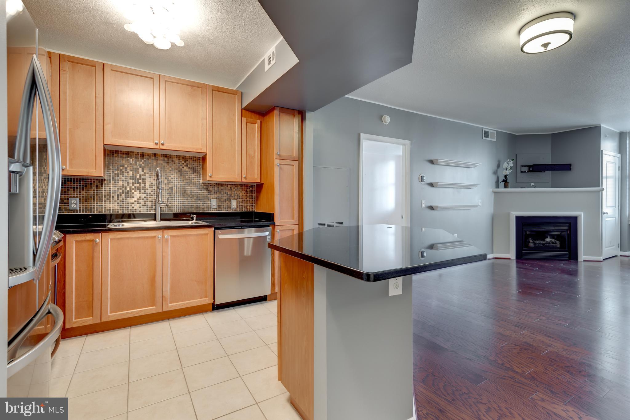 851 N GLEBE RD #1020