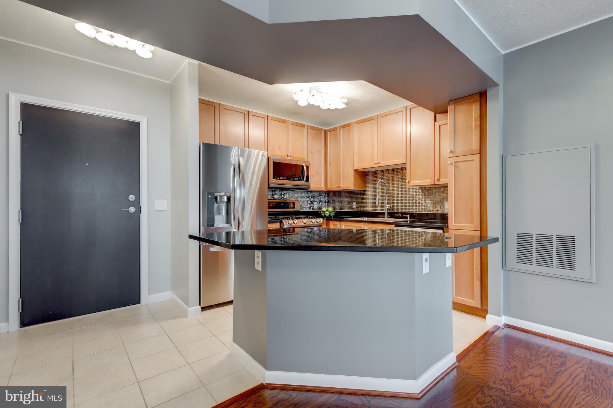 851 N GLEBE RD #1020