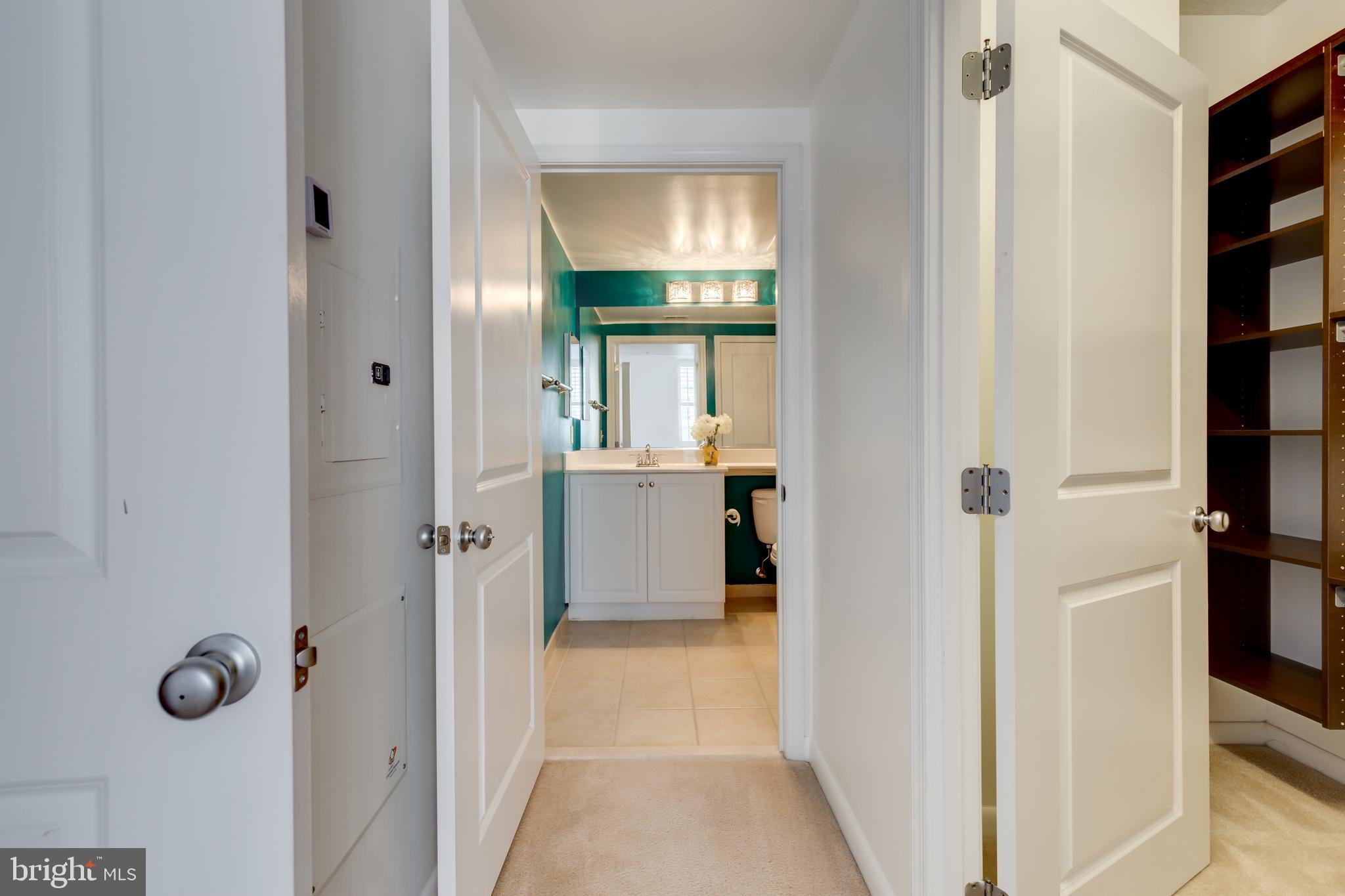 851 N GLEBE RD #1020