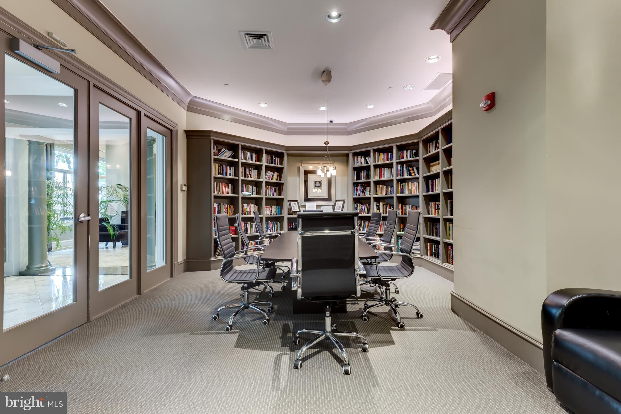 851 N GLEBE RD #1020