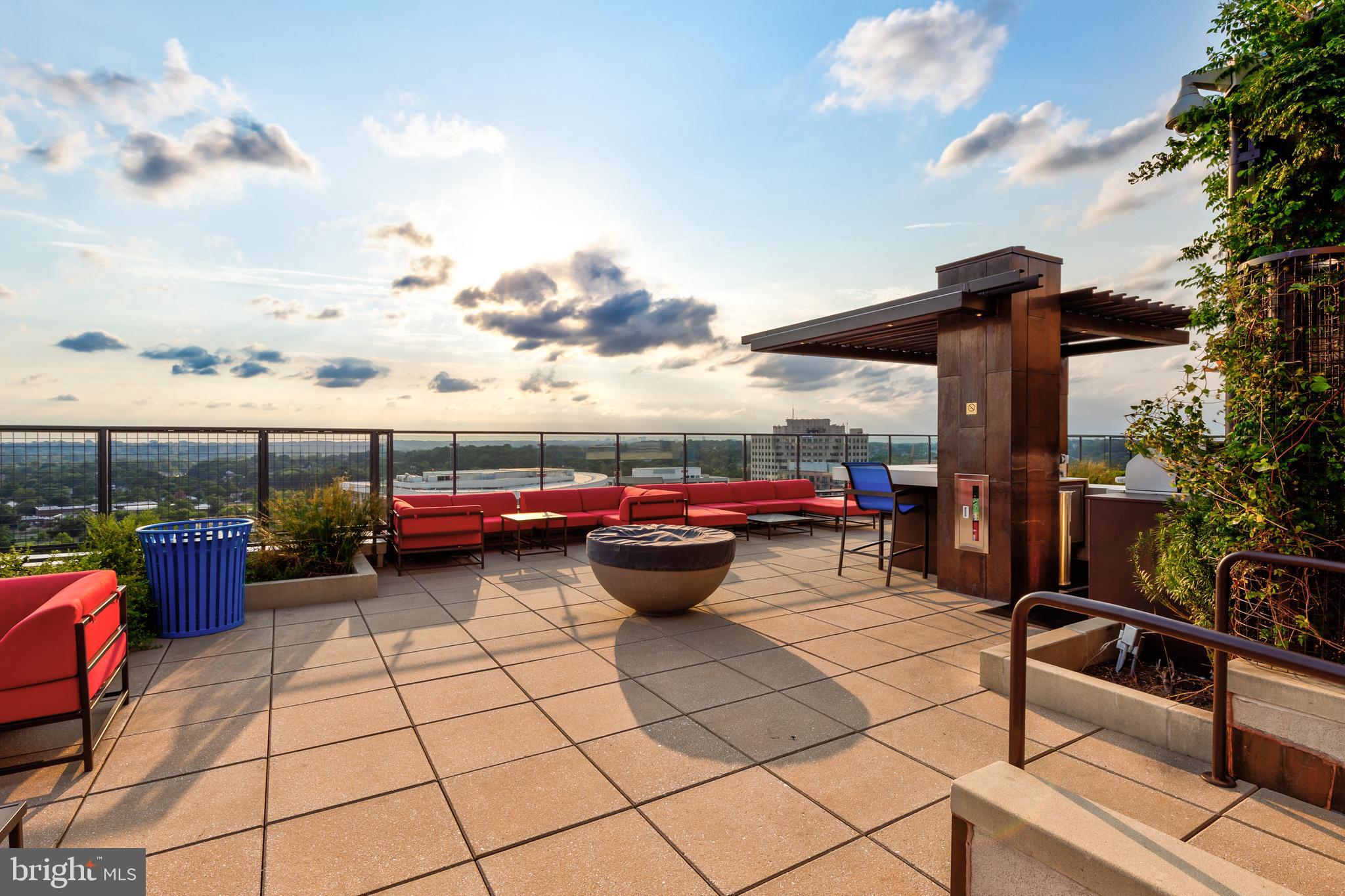 851 N GLEBE RD #1020