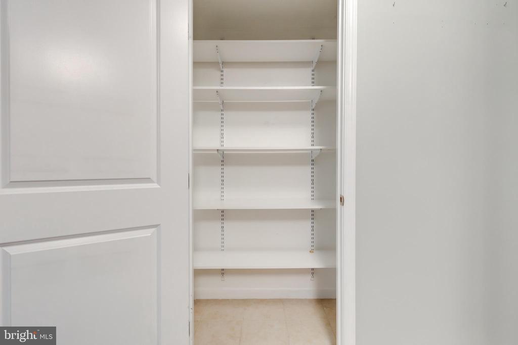 851 N GLEBE RD #1020