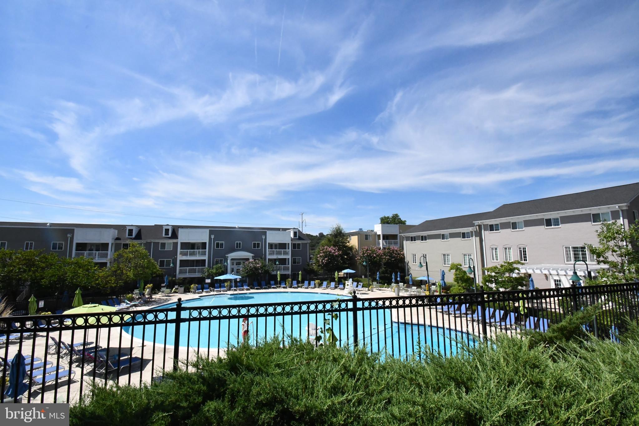 4179 S FOUR MILE RUN DR #302