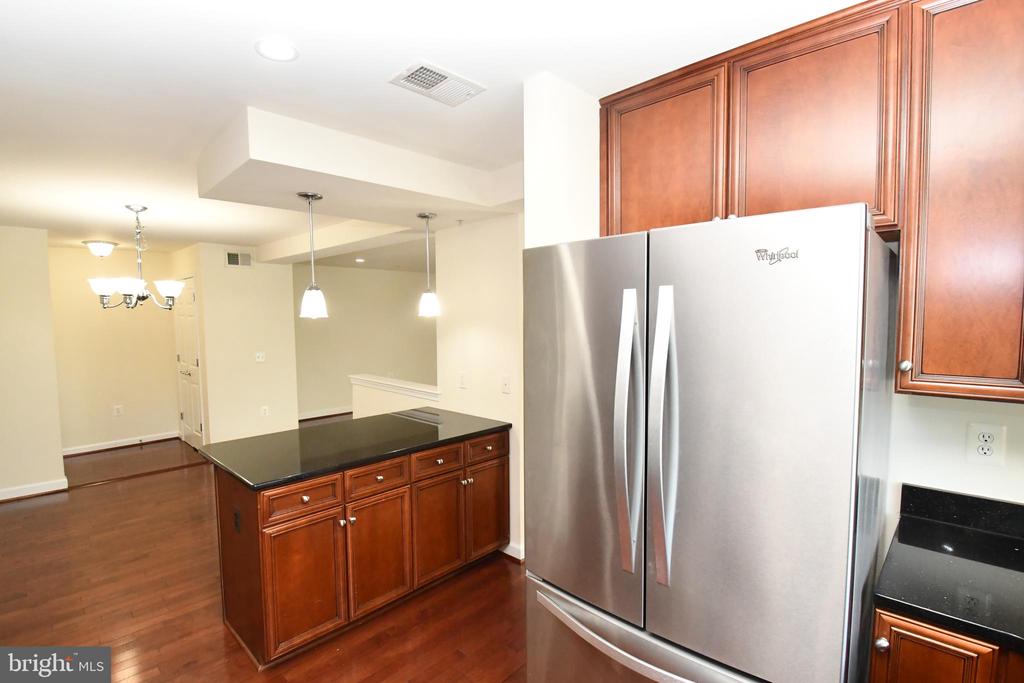 4179 S FOUR MILE RUN DR #302