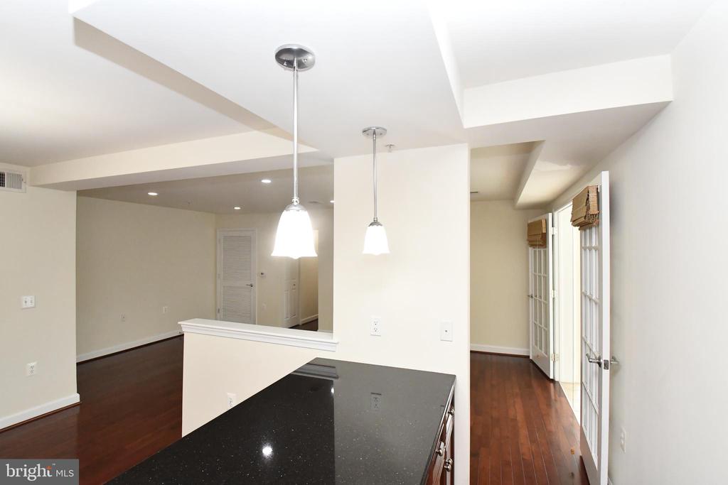 4179 S FOUR MILE RUN DR #302