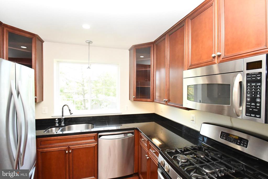 4179 S FOUR MILE RUN DR #302