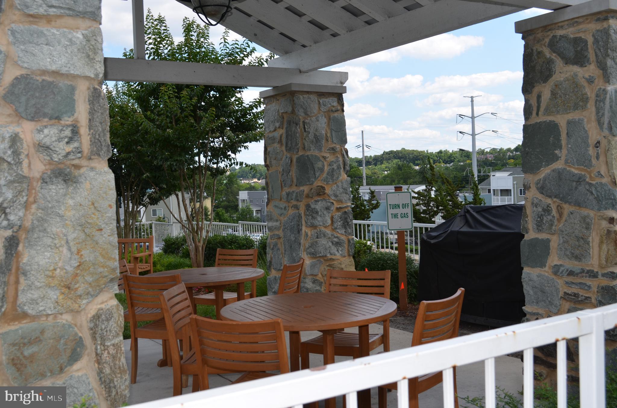 4179 S FOUR MILE RUN DR #302