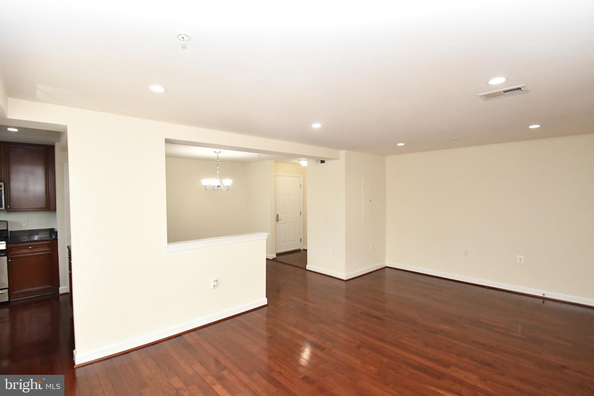 4179 S FOUR MILE RUN DR #302