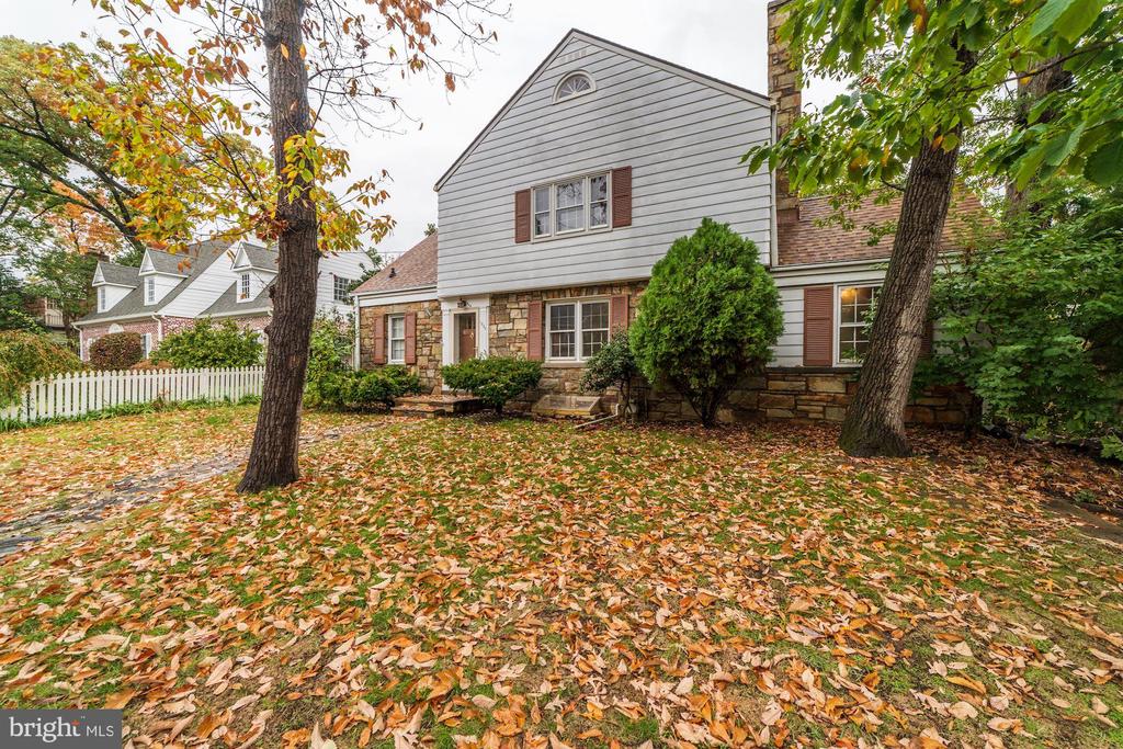 1239 S OAKCREST RD