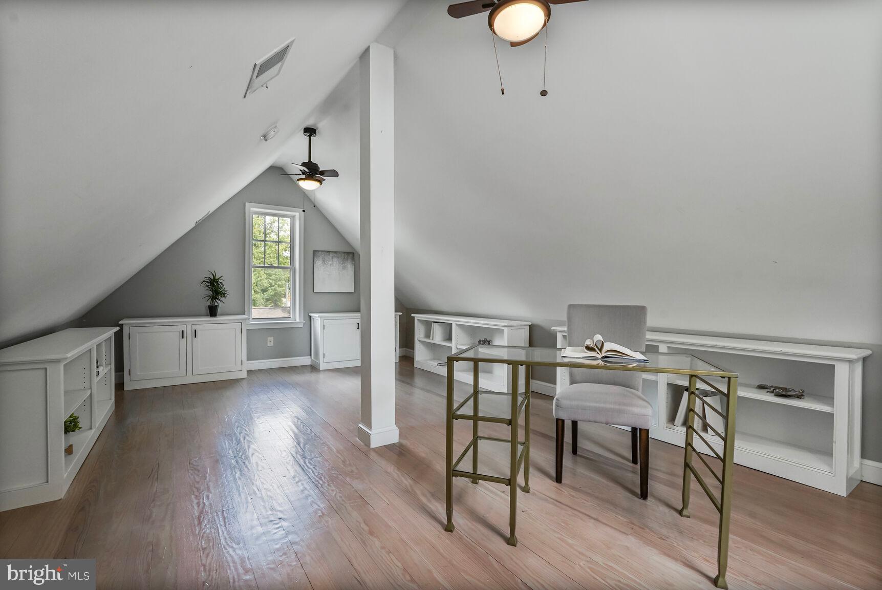 6111 Washington Blvd