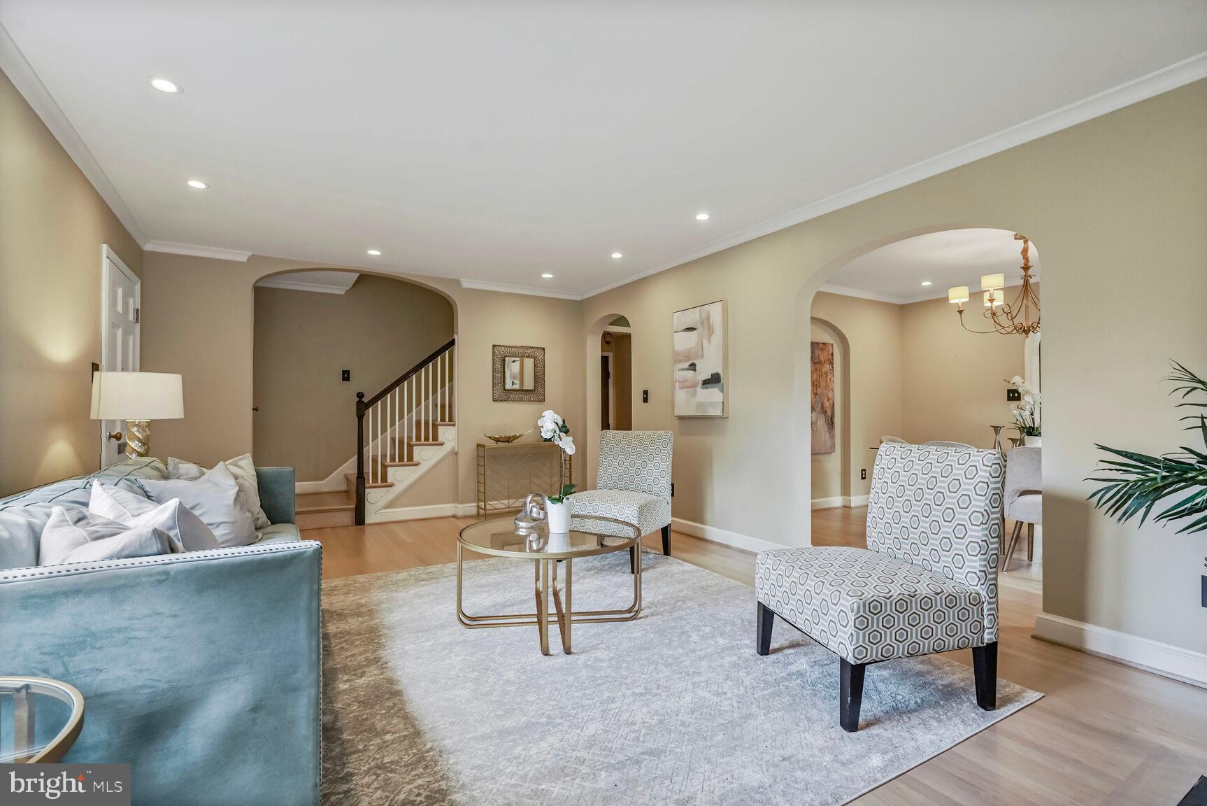 6111 Washington Blvd