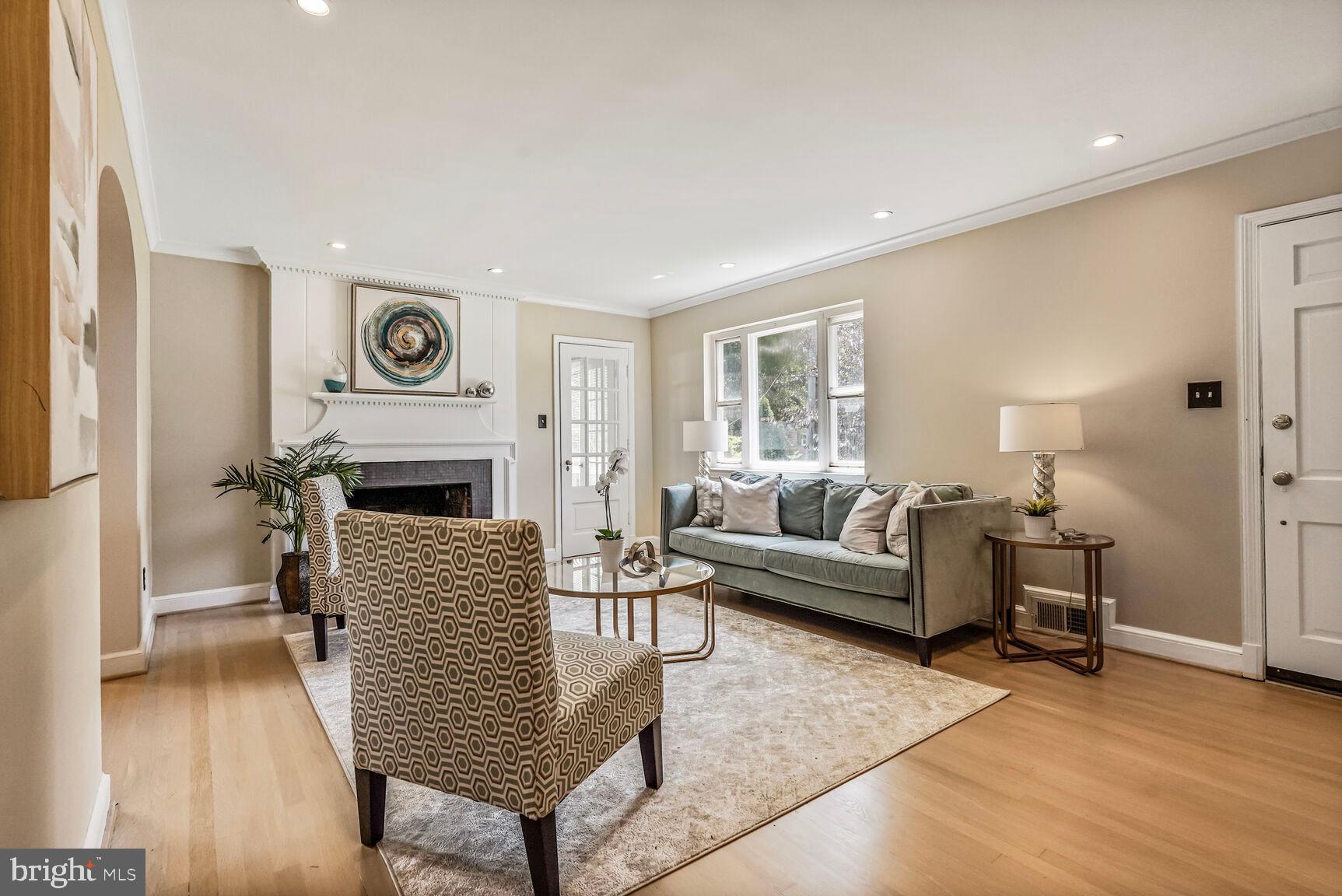 6111 Washington Blvd