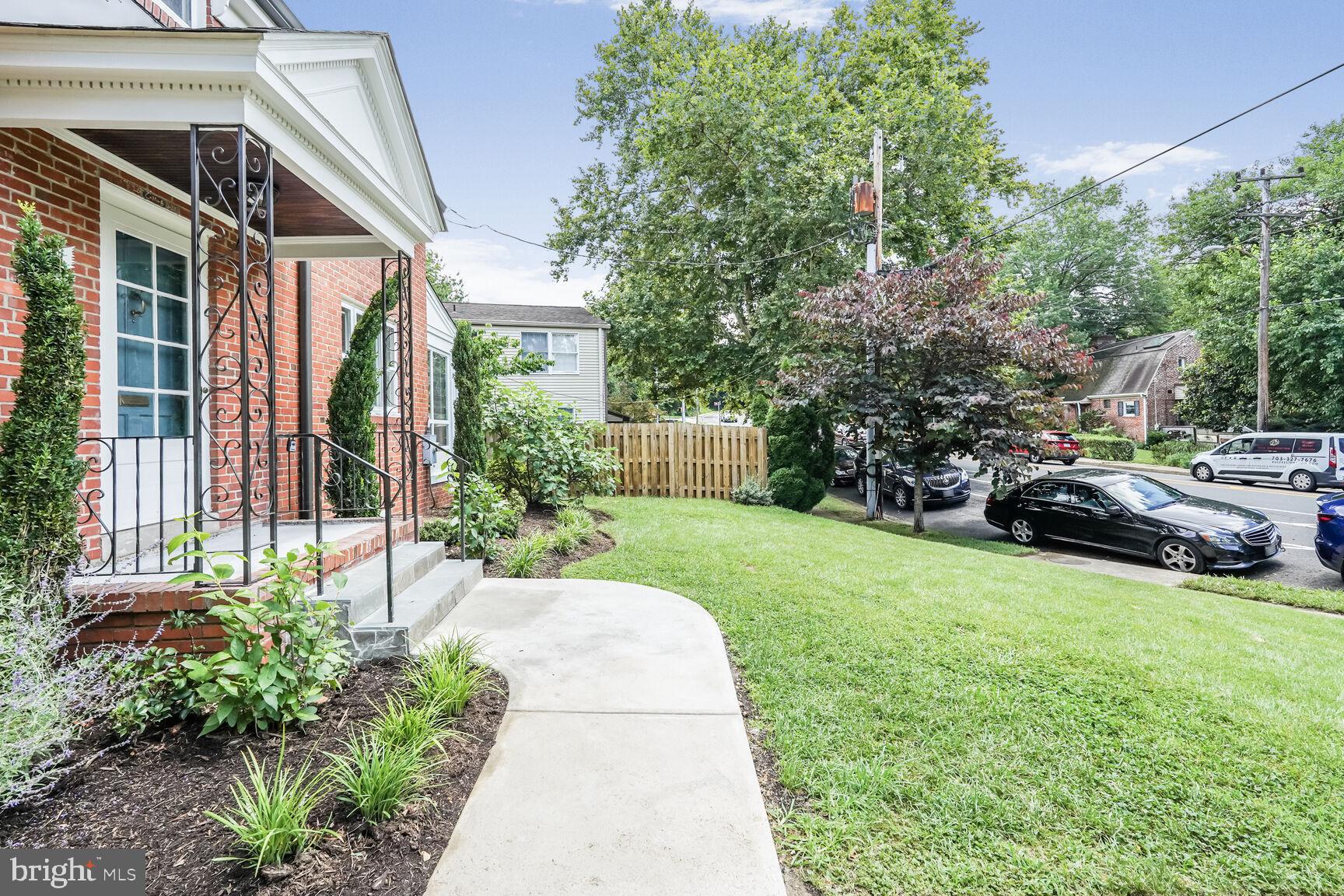 6111 Washington Blvd