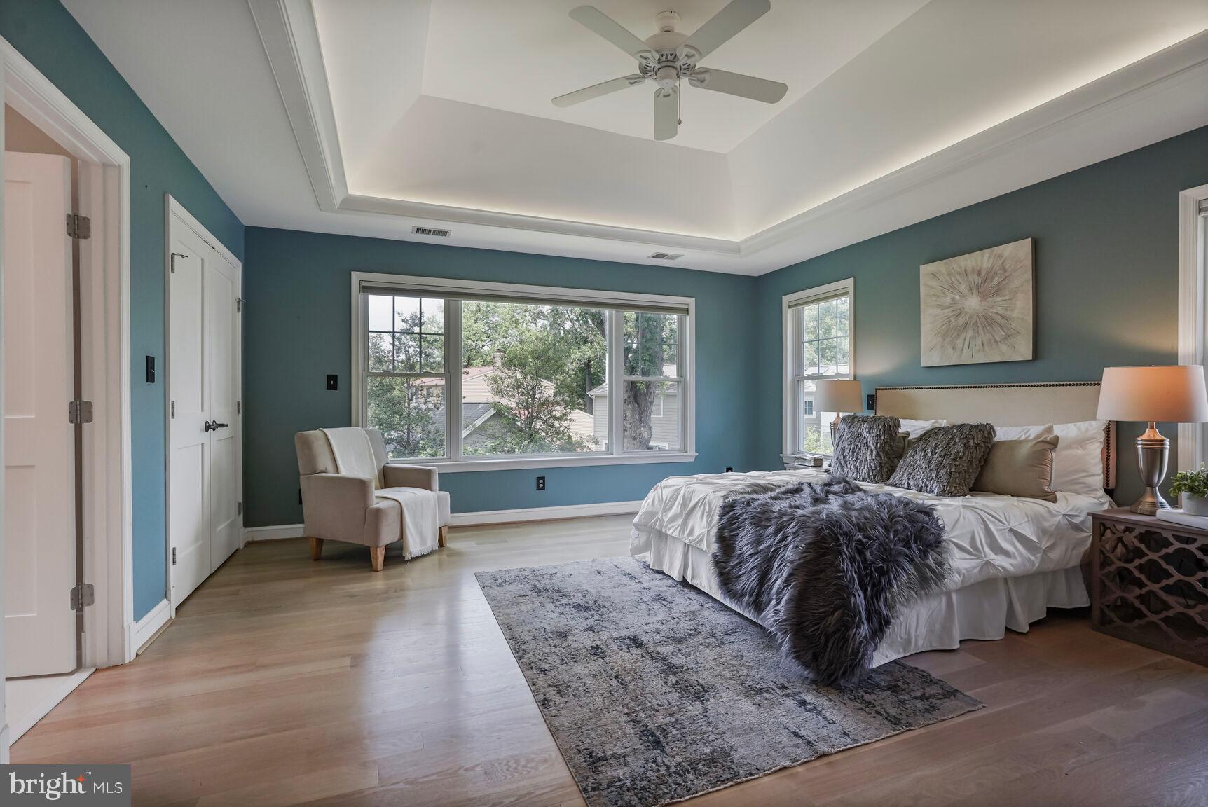 6111 Washington Blvd